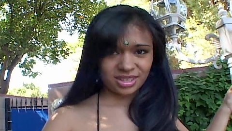 Outdoor Shari is a pakistani whore