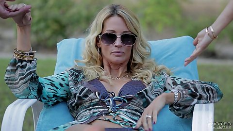 Sophisticated milf blonde jessica drake is working