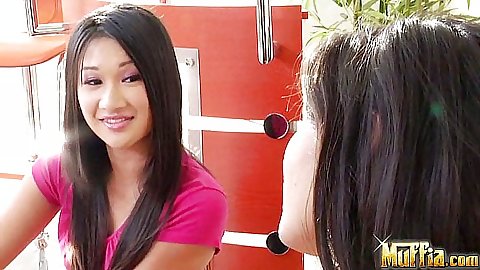 Tai Lee and Jessica are rubbing each other