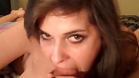 Sucking gf closeup slurping