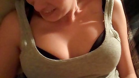 Gf relaxes and gives a nice blow job