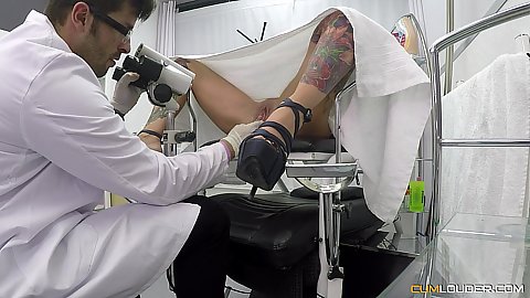 Snatch examination at the doctor gynecologoist office with Gina Snake filmed by spy camera and doctor puts his tool in