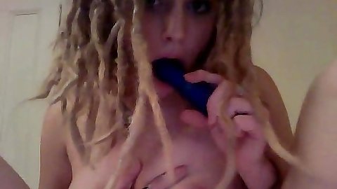Cute teen gf with a perfectly shaved cunt