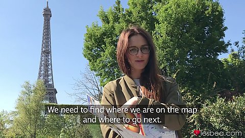 Kira Zen and Foxxi Black remembering their Paris holiday and willing to have make up girl on girl sex
