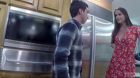 Snatch chat couples fucking with slim built brunette in a dress going down on her man in the kitchen