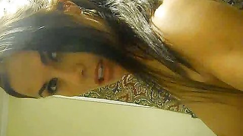 Teen gf masturbating alone