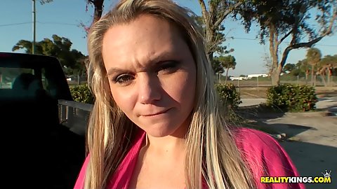 Street blowjobs with a nice girlie