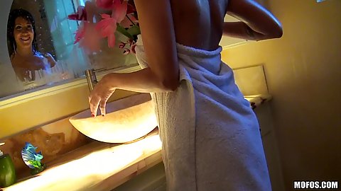 Hot natural gf filmed by her boyfriend on home video