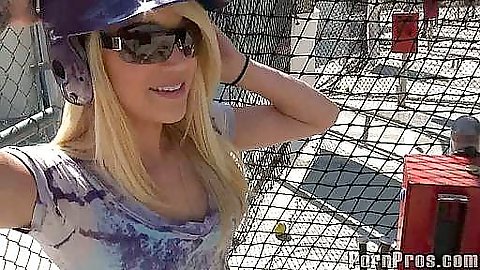Teagan SUmmers practicing her swing