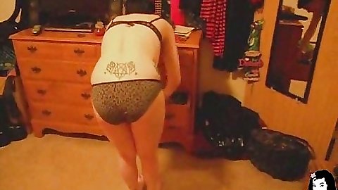 Solo teen with tattoos plays with her pussy
