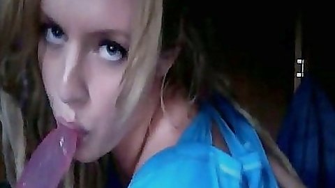 Teen gf inserts dildo into her anus with anal fuck