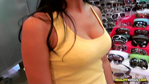 Going shopping with hot biting latina