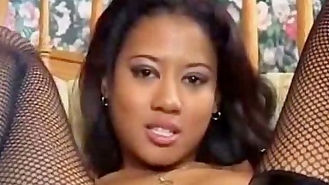 Ebony gf spreads legs and bends over for fuckie