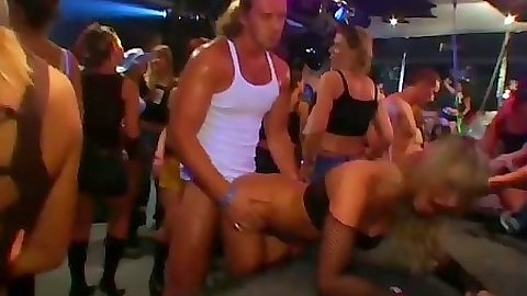 Group party with doggy style for Francesca Felucci and Tatiana Milovani