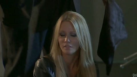 Blonde babe jessica drake having a chat in the office fully clothed