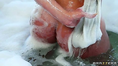 Nice ass in the shower wet and fisty with Diamond Kitty sucking two cocks in threesome