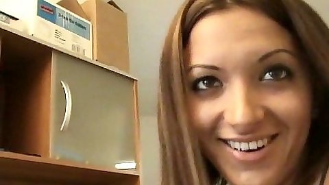Amateur gf teen goes for blowjob after taking off her shirt