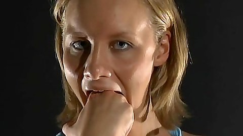 Leah Wilde shows her mouth skills and gets naked