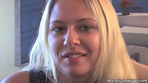 Blonde Riley Evans giving a luscious stripping scene